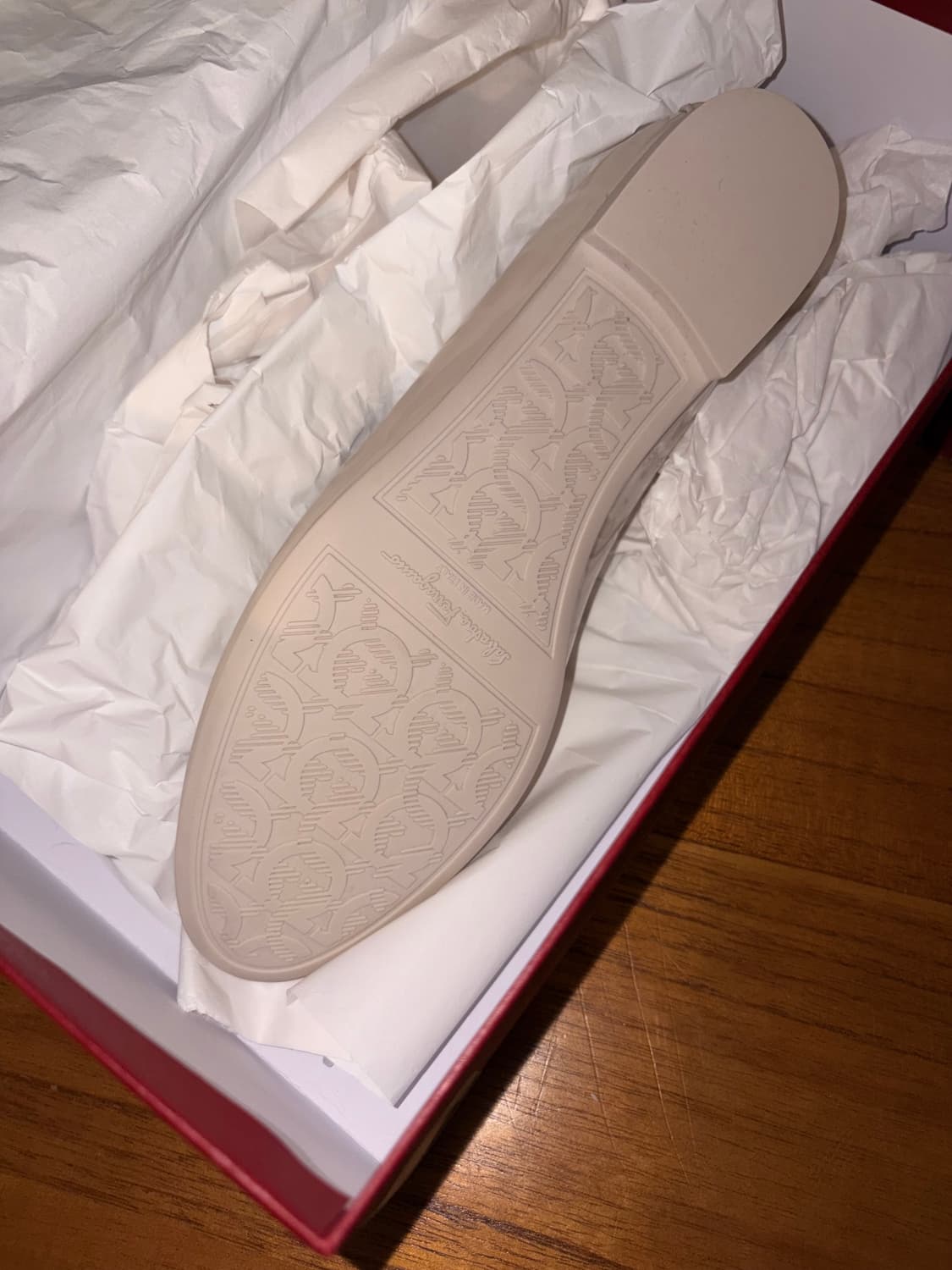 (새상품) 페라가모 간치니 모카신 여성 로퍼 6½  상품이미지2