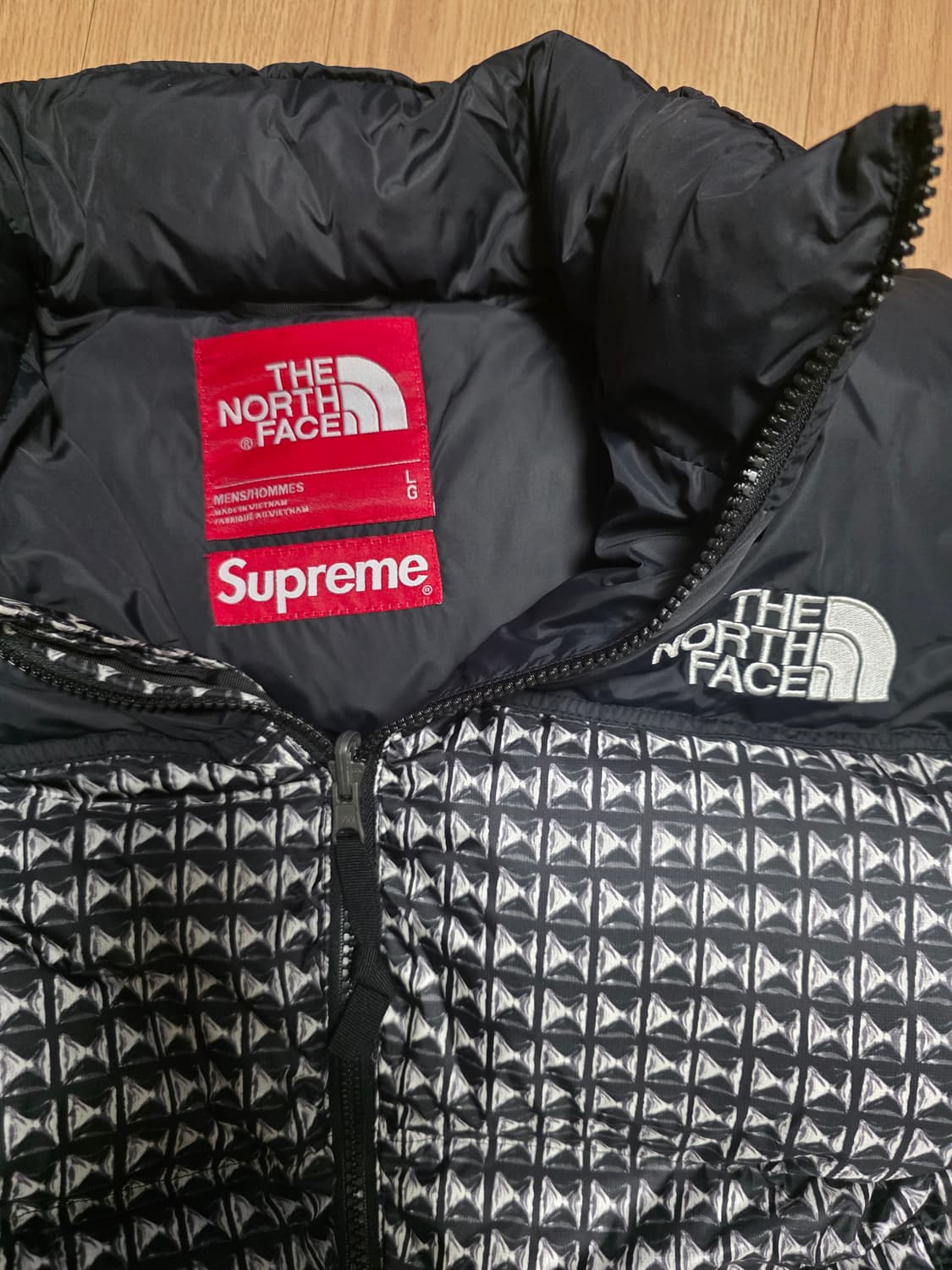 슈프림 X 노스페이스 스터드 눕시패딩 상품이미지3