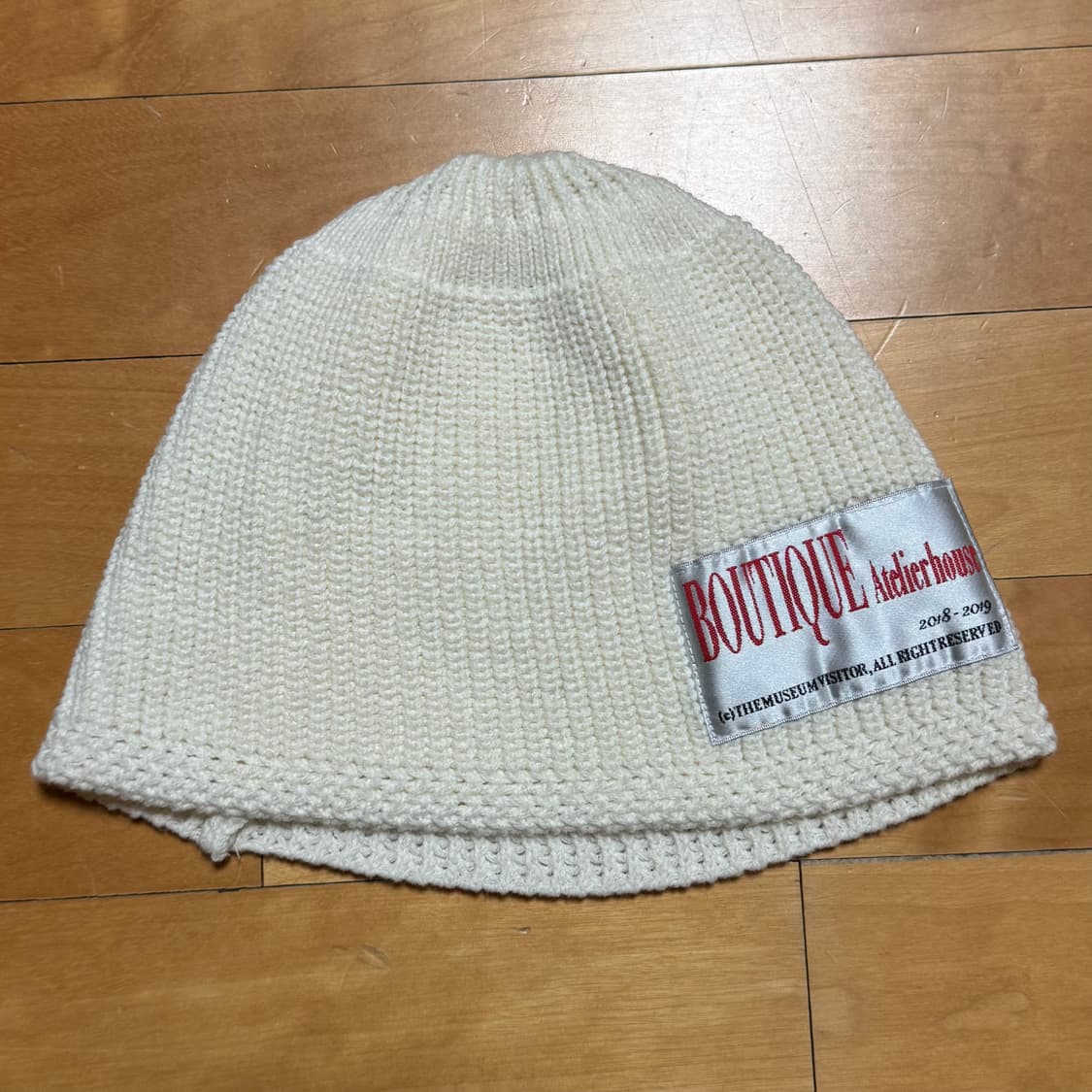 더뮤지엄비지터 비니 상품이미지1