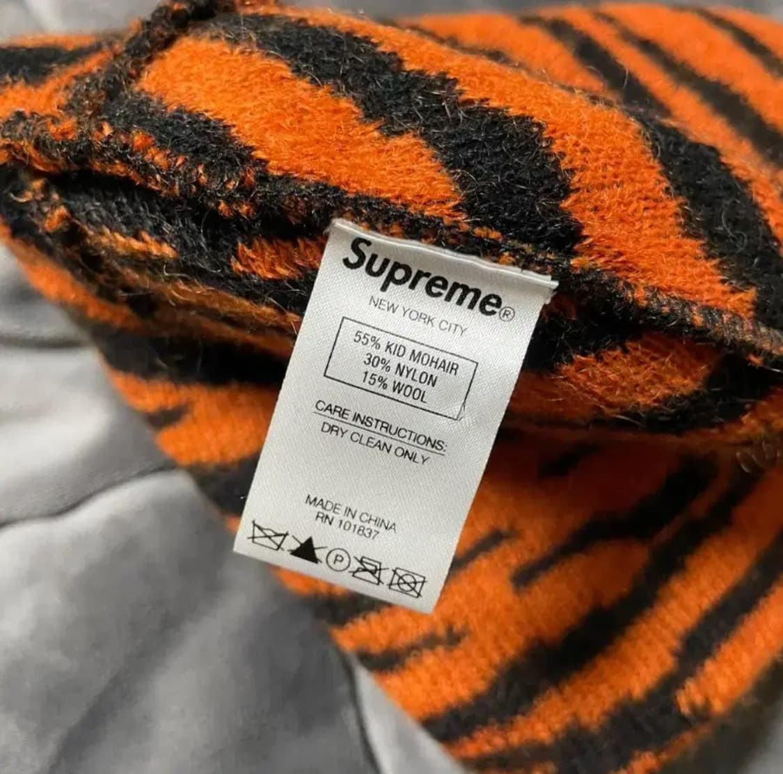 20FW 슈프림 모헤어 타이거 스트라이프 비니 상품이미지3