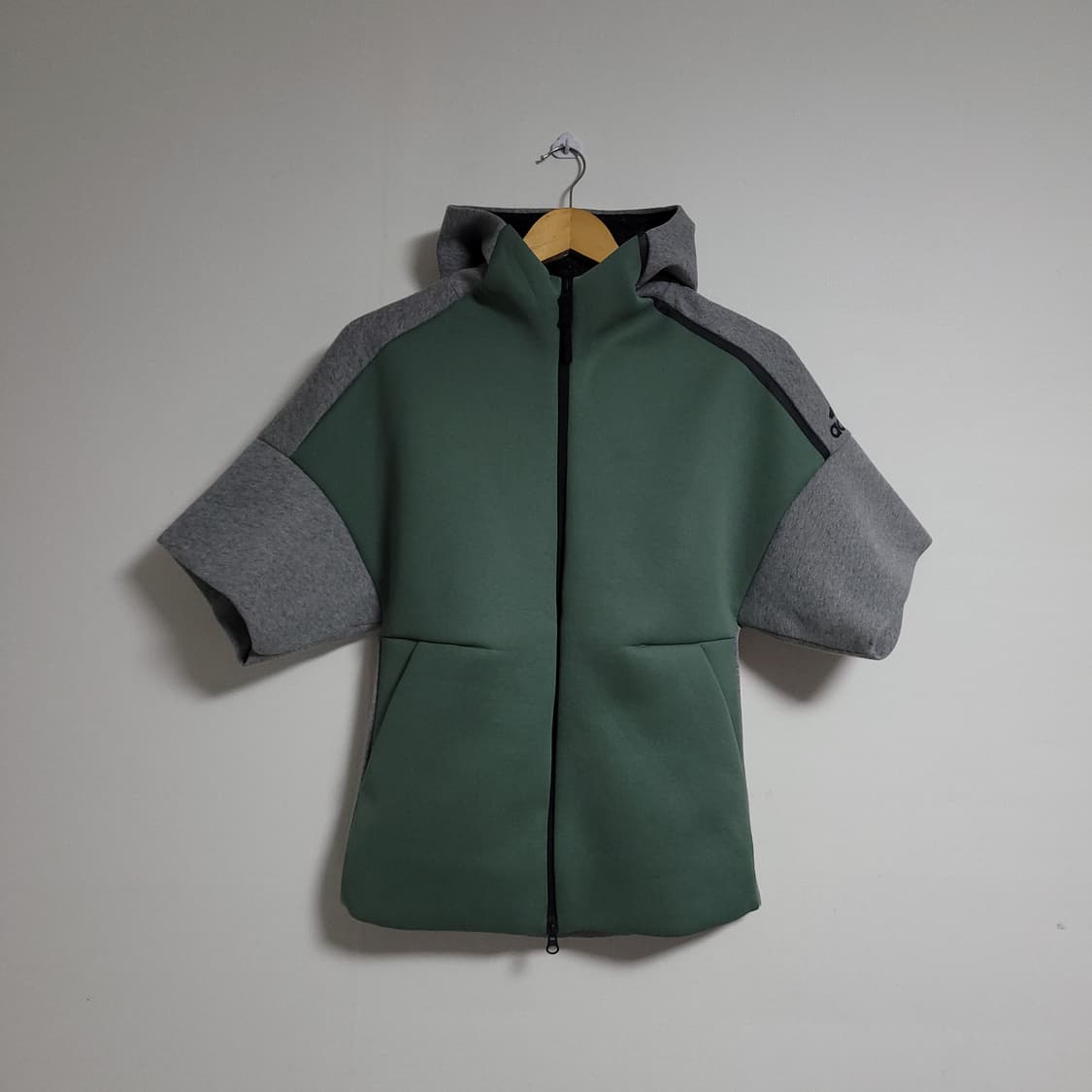 (85) ADIDAS 아디다스 반팔 후드 집업 그린/그레이 상품이미지1