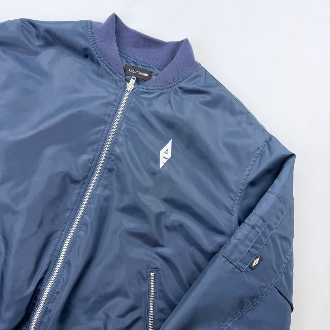 어바웃엠브로 곤룡포 오조룡 자수 세종항공점퍼 상품이미지3