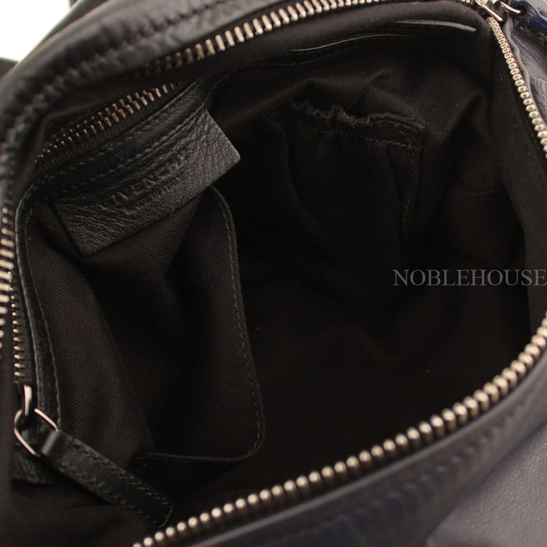 지방시 네이비&블랙 투톤 램스킨 판도라 스타 미듐 토트겸 숄더백 상품이미지5