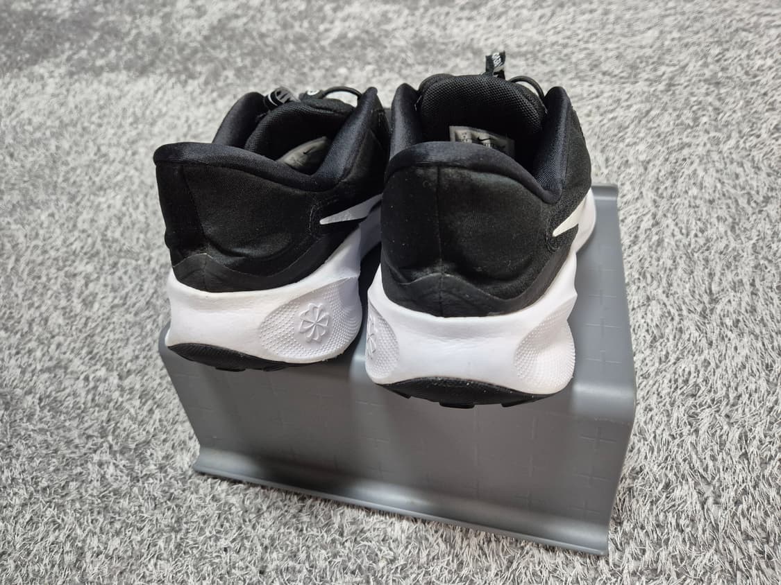 나이키 레볼루션7 이지온 270 상품이미지10