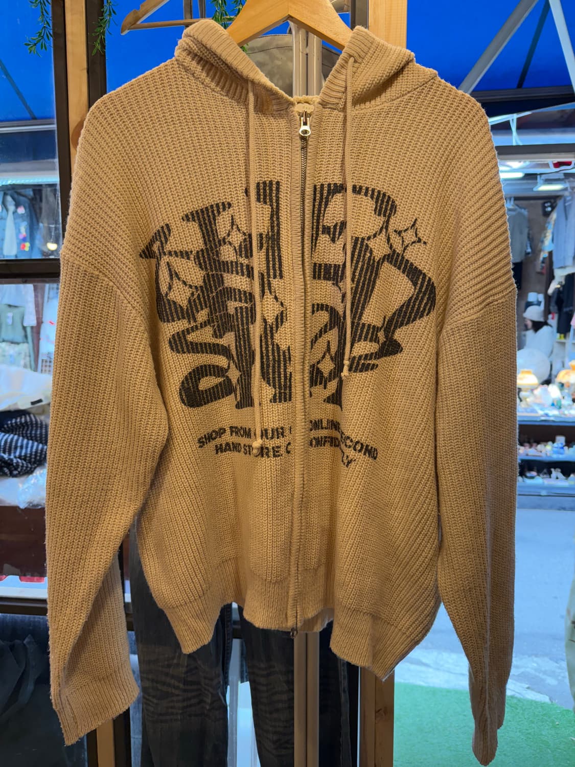 레터링 아이보리 후드 니트집업 상품이미지1