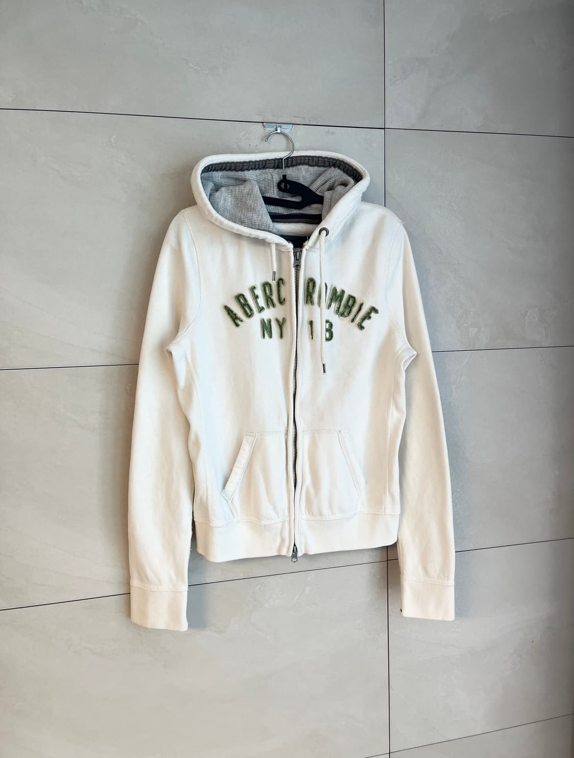 아베크롬비 스펠로고 대장 뉴욕 후드집업 화이트 (L size) 상품이미지2