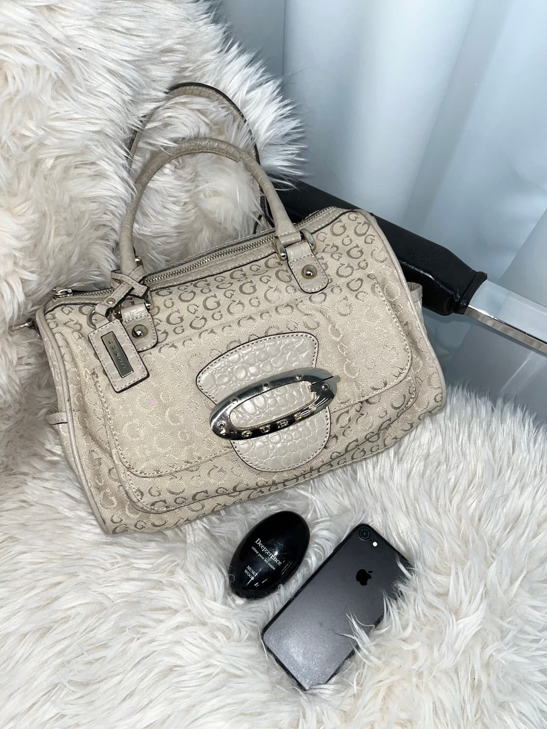 Guess Y2K ivory dot bag 상품이미지1