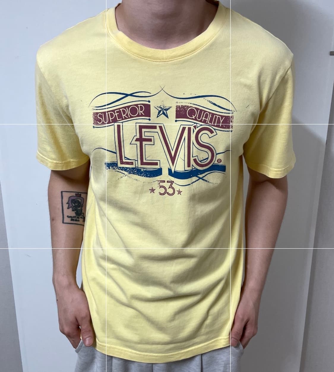 VINTAGE LEVI’S LIGHT YELLOW SHORT SLEEVE 상품이미지2