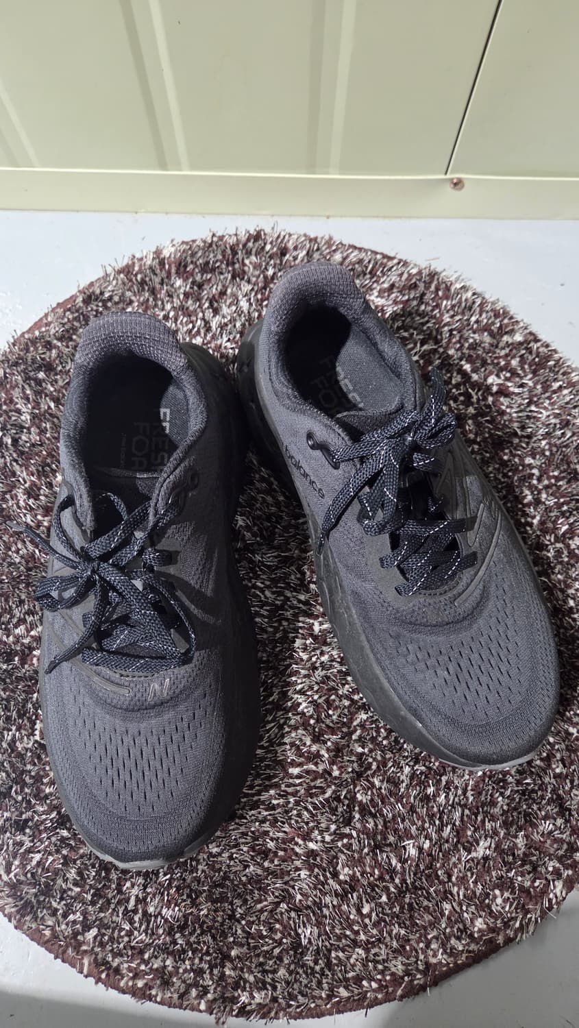 뉴발란스 Fresh Foam More v4 블랙 265mm 상품이미지1