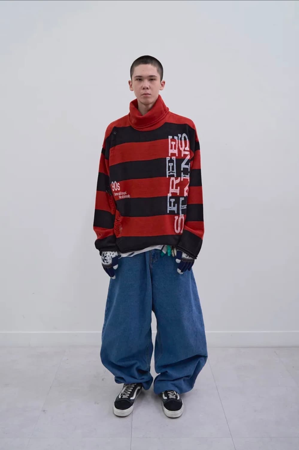 메인부스 프리 스테인스 데미지 스웨터 레드 구해요 (사이즈 상관없음) 상품이미지3