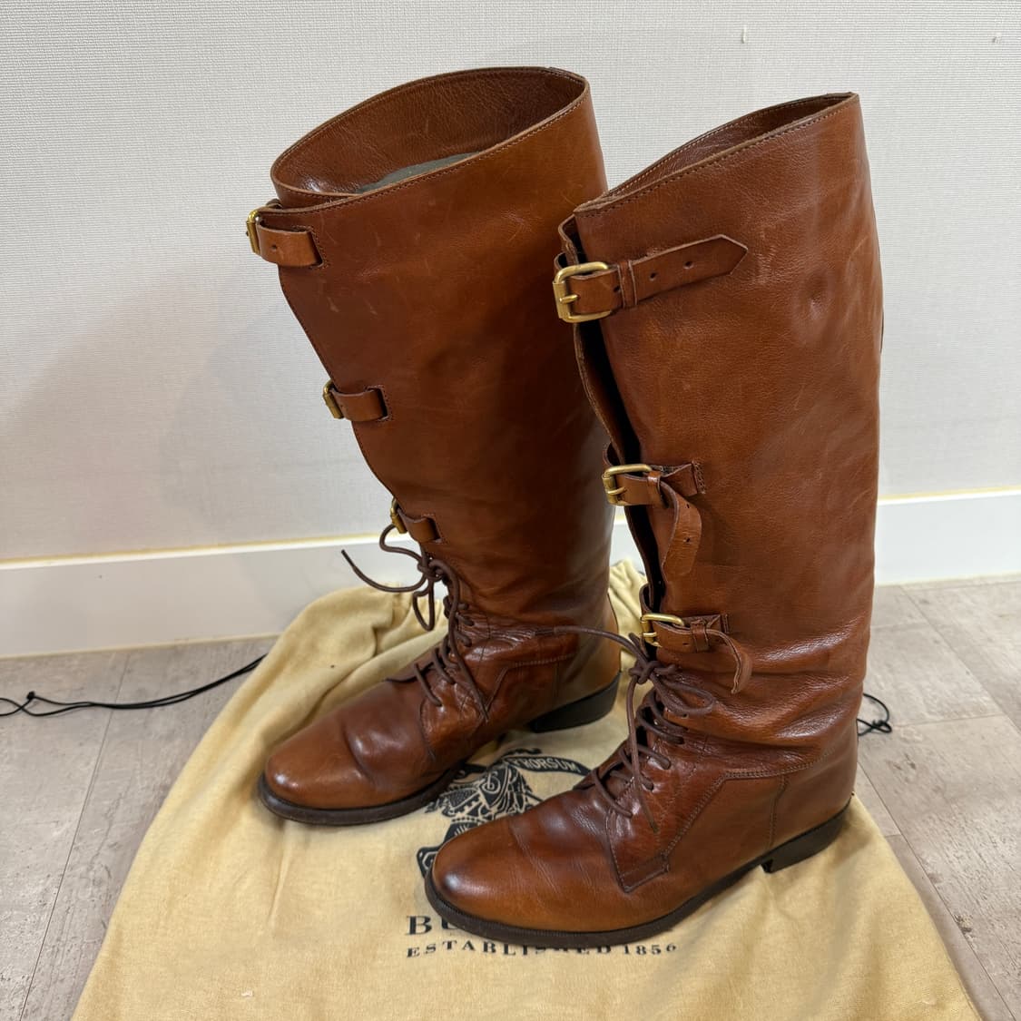 버버리 가죽 부츠 상품이미지1