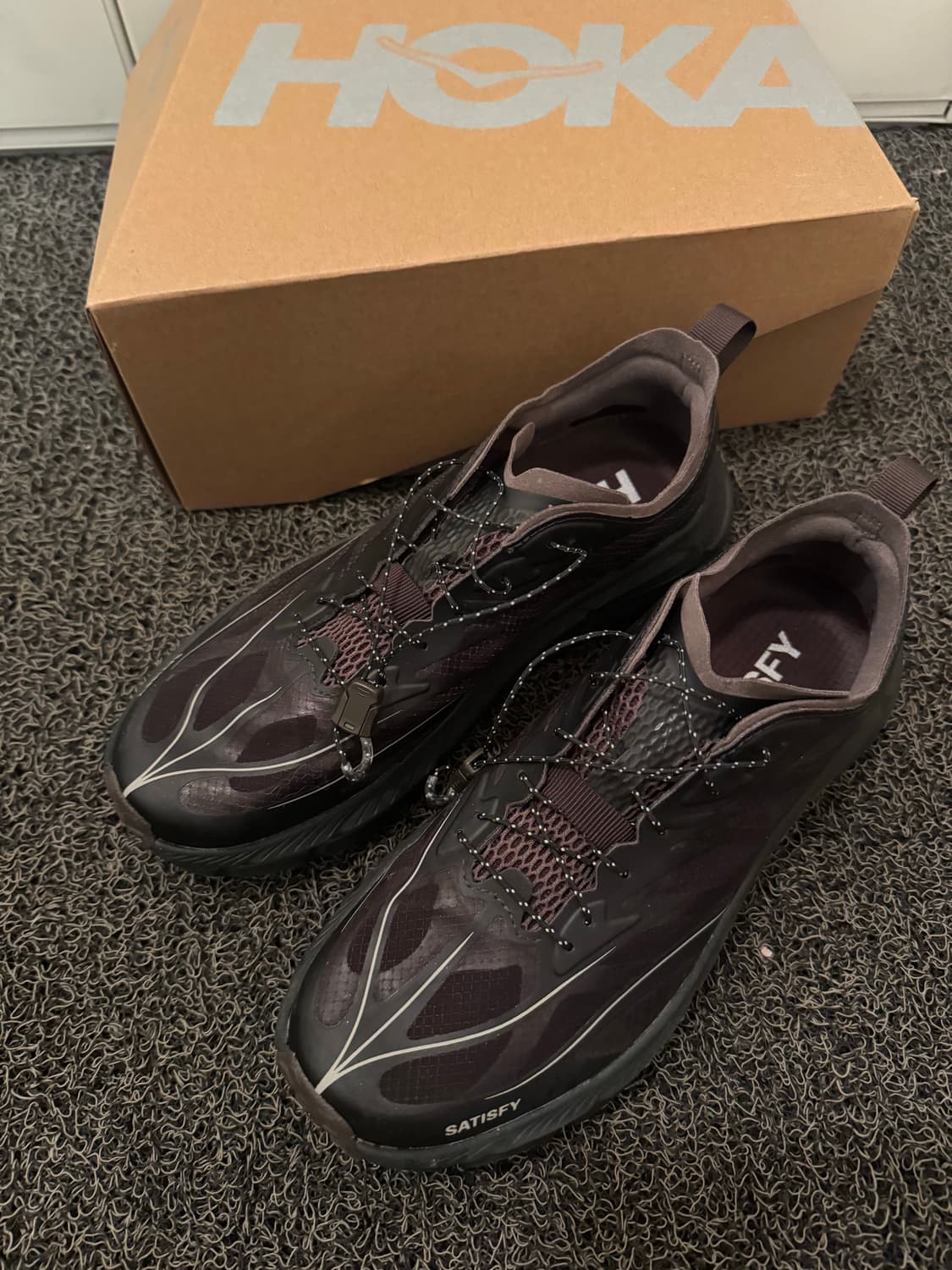 호카 x 새티스파이 마파테 스피드 4 라이트 커피 상품이미지2