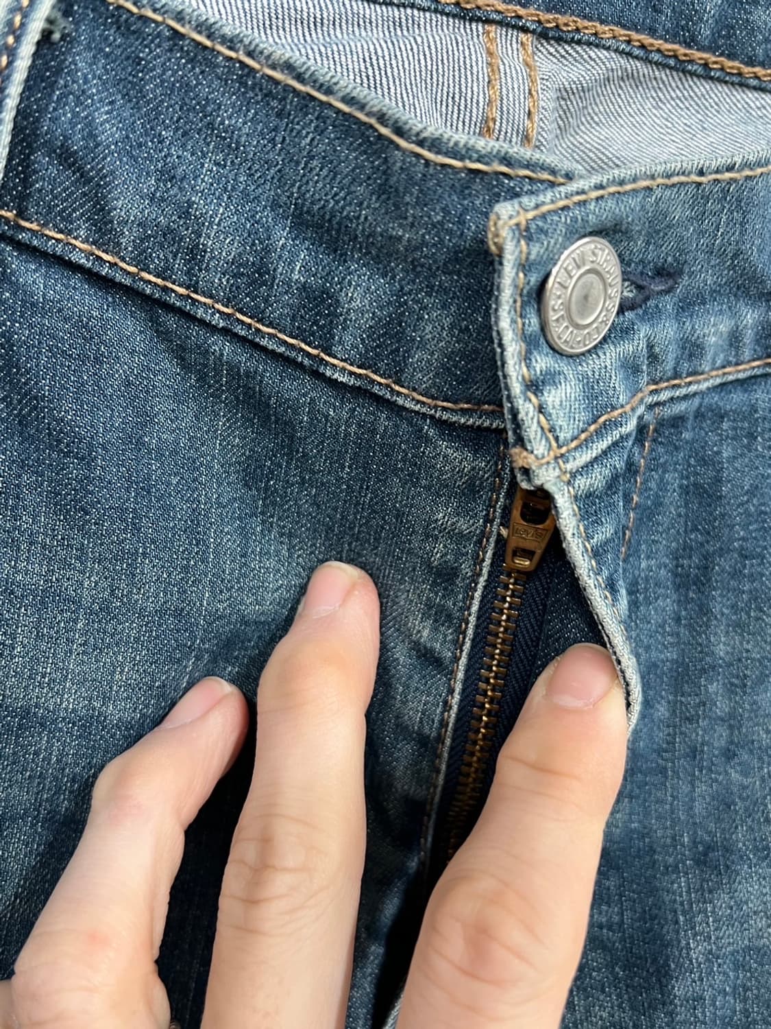 리바이스 514 슬림 스트레이트핏 워싱 데님 팬츠 상품이미지4