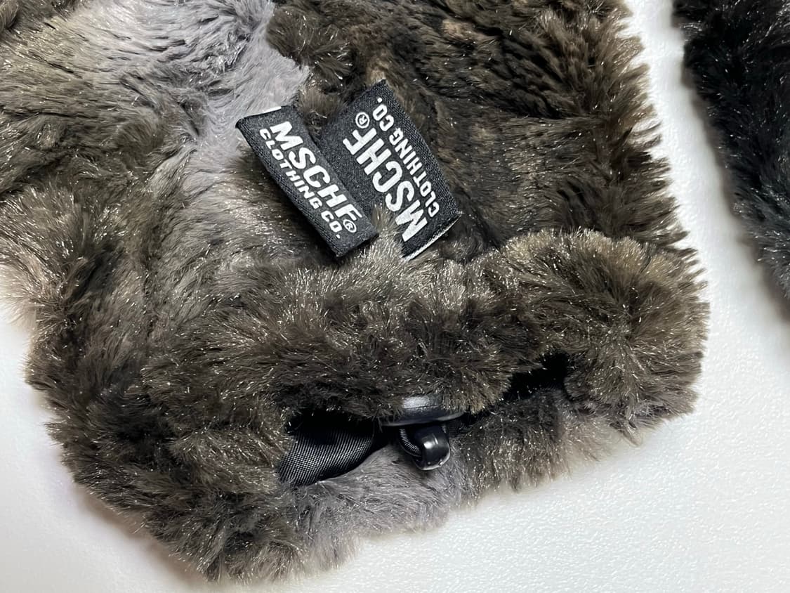 MSCHF faux fur hand warmer 상품이미지3