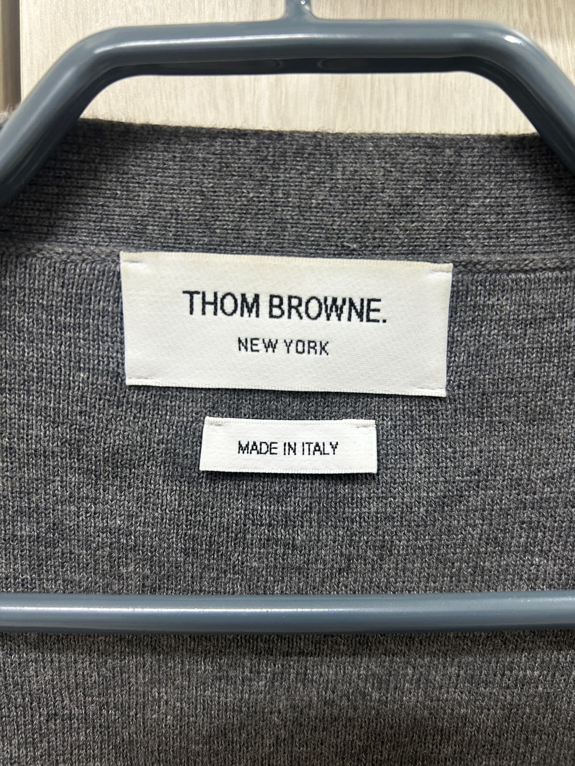 톰브라운 밀라노스티치 가디건 3사이즈 판매합니다 상품이미지2