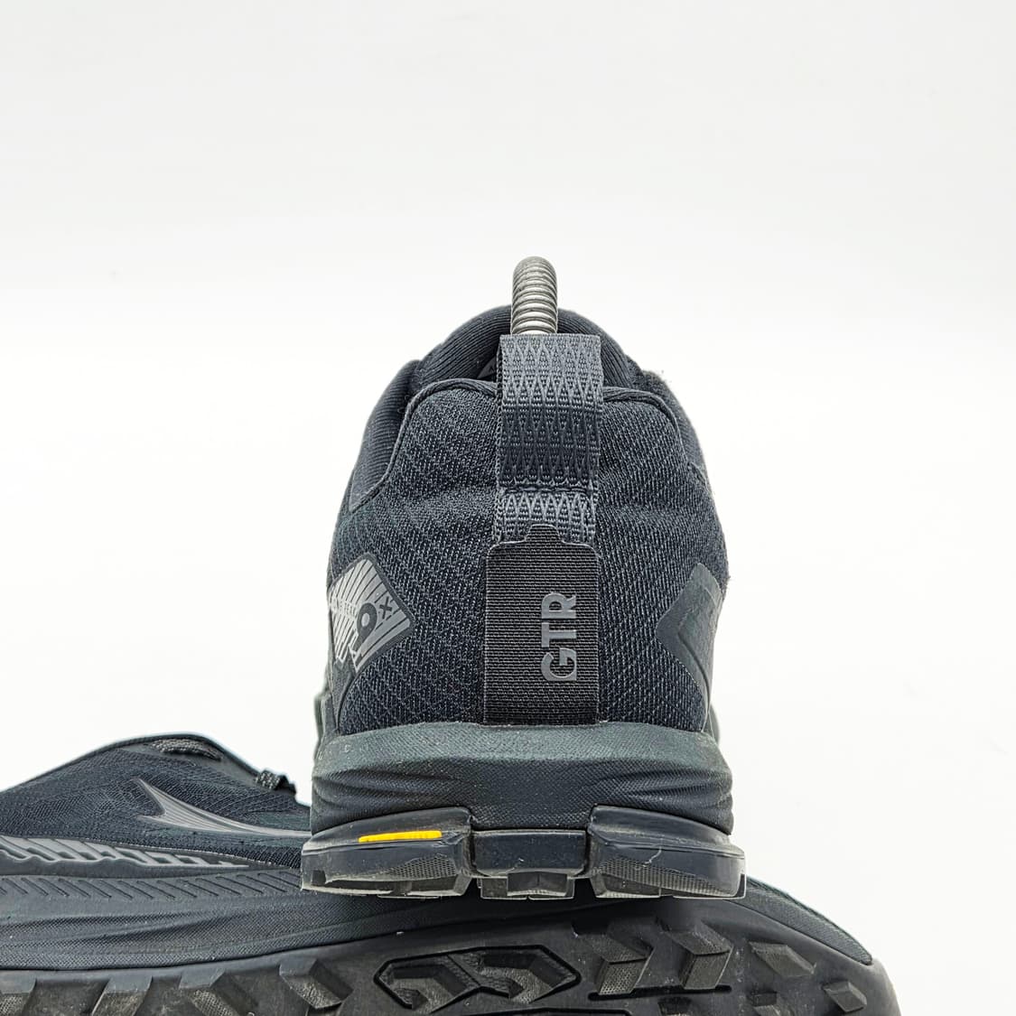 알트라 론픽9 플러스 와이드 트레일 런닝화 블랙 (US 8.5) 상품이미지2