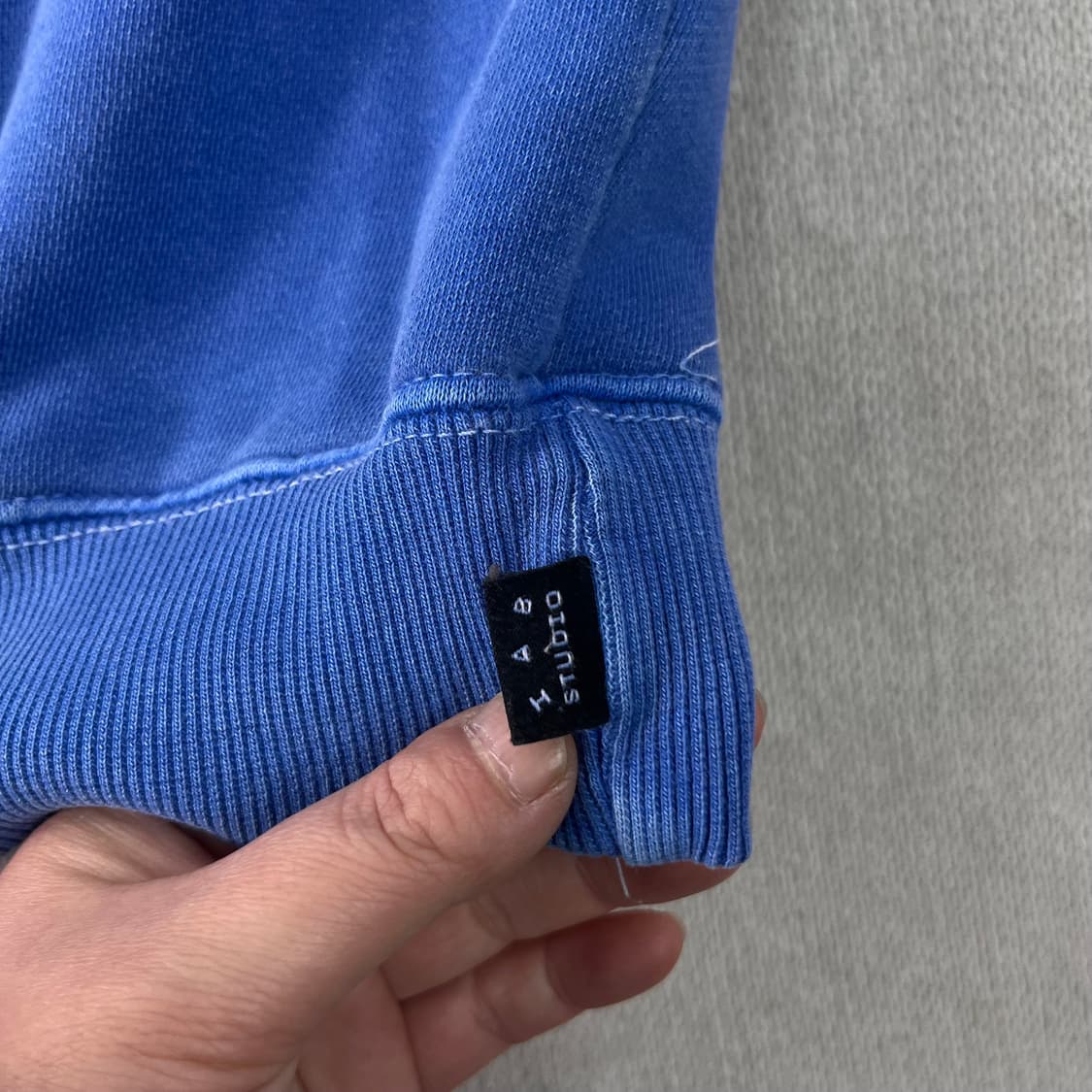 105 아이앱스튜디오 피그먼트 로얄블루 후드티 상품이미지7