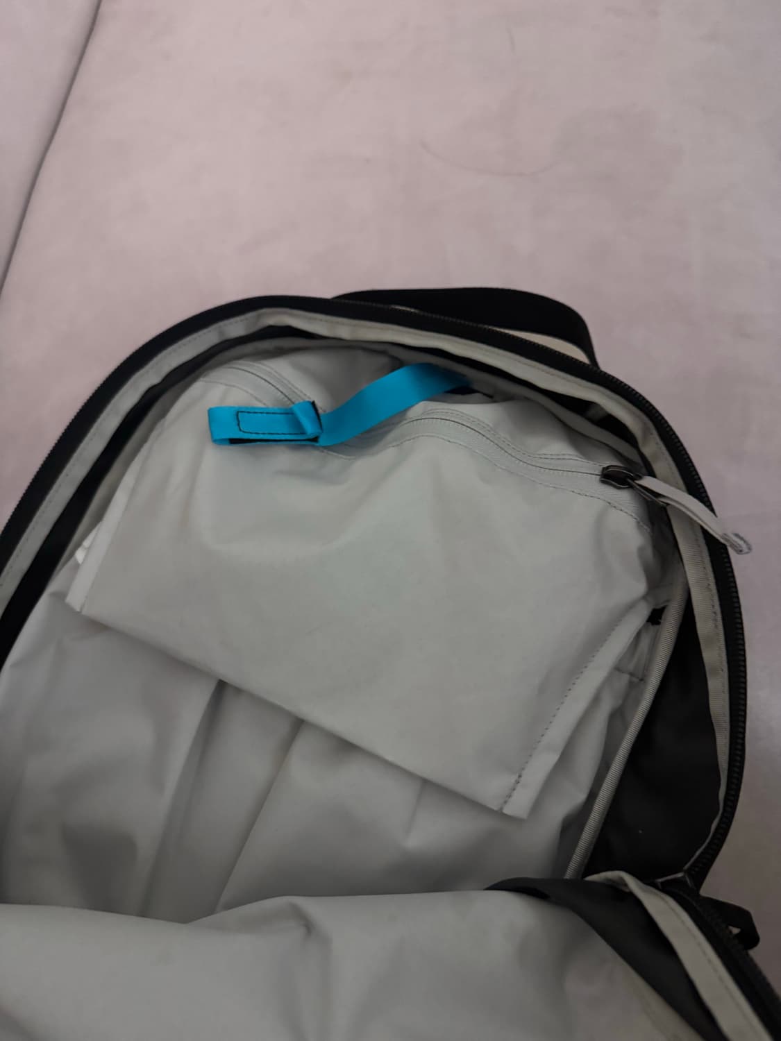 아크테릭스 맨티스 16 블랙 상품이미지4