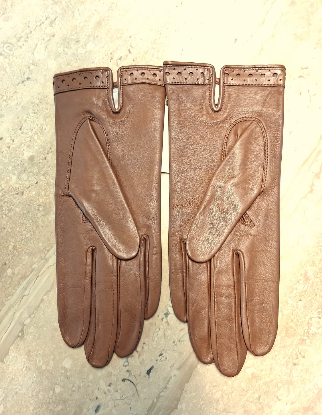 비비안 웨스트우드 빅orb 로고 양가죽 장갑 브라운(새상품) 상품이미지4