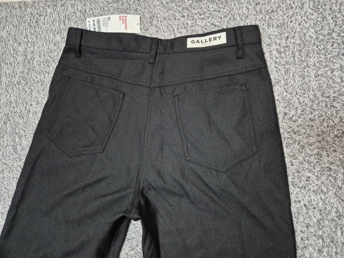 에잇세컨즈 남성 블랙솔리드 스트레이트 팬츠 84 상품이미지4