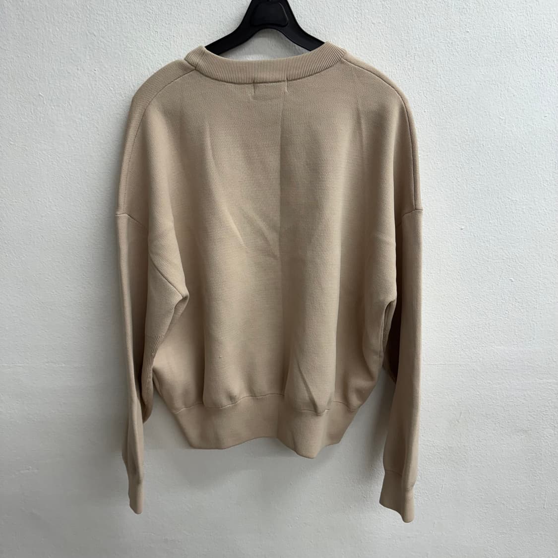 스튜디오톰보이 베이지 스웨트 셔츠 os 상품이미지4