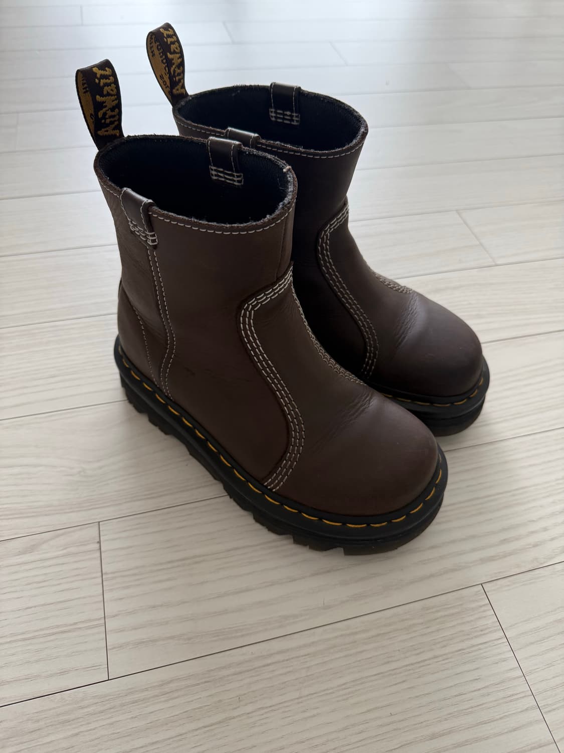 닥터마틴 브라운부츠 220-230 상품이미지1