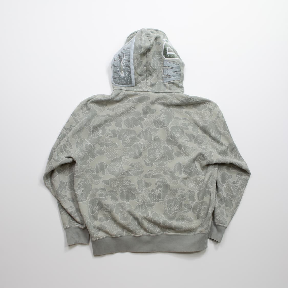 베이프 x 알파인더스트리 샤크 풀 집업 후디 상품이미지2