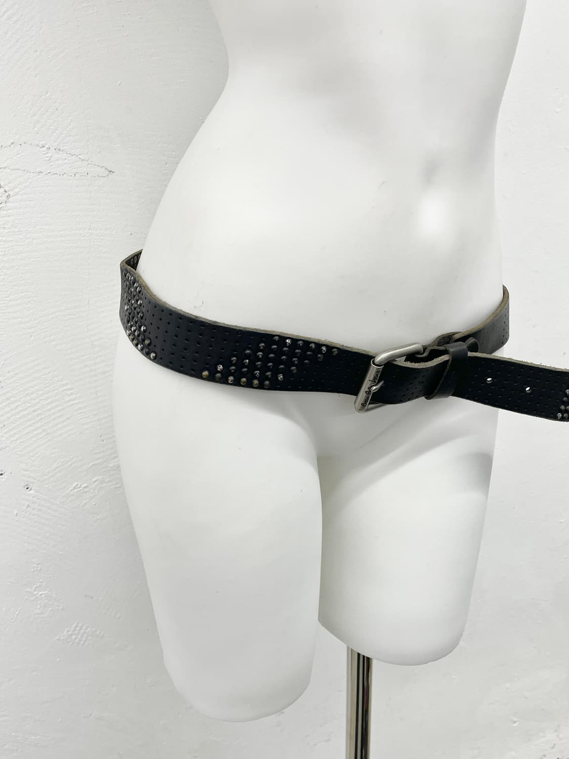 빈폴 리얼레더 블랙 스터드 버클 벨트 상품이미지3