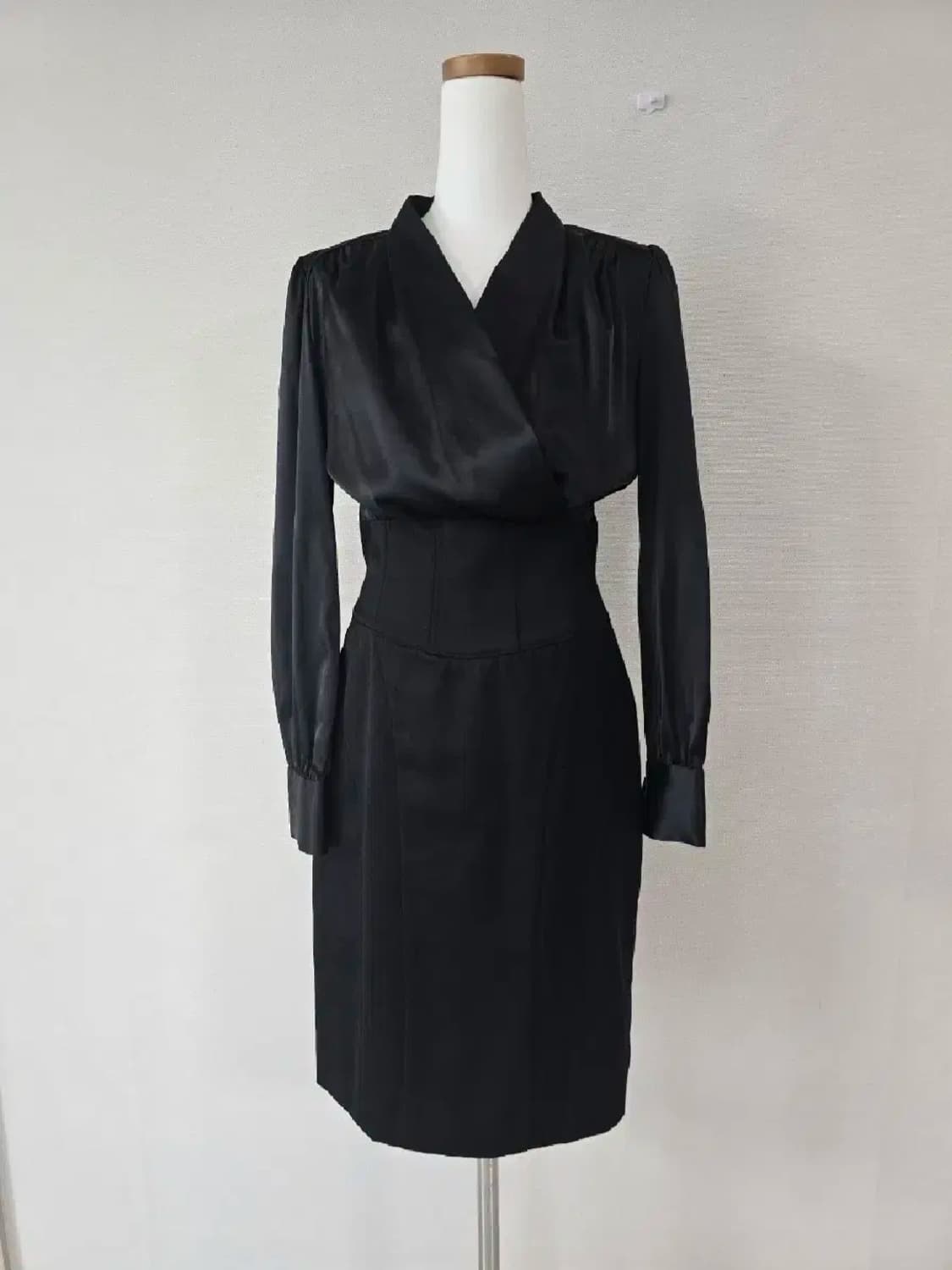 잇미샤 몸매강조 세련된 랩스타일 모직 원피스 상품이미지1