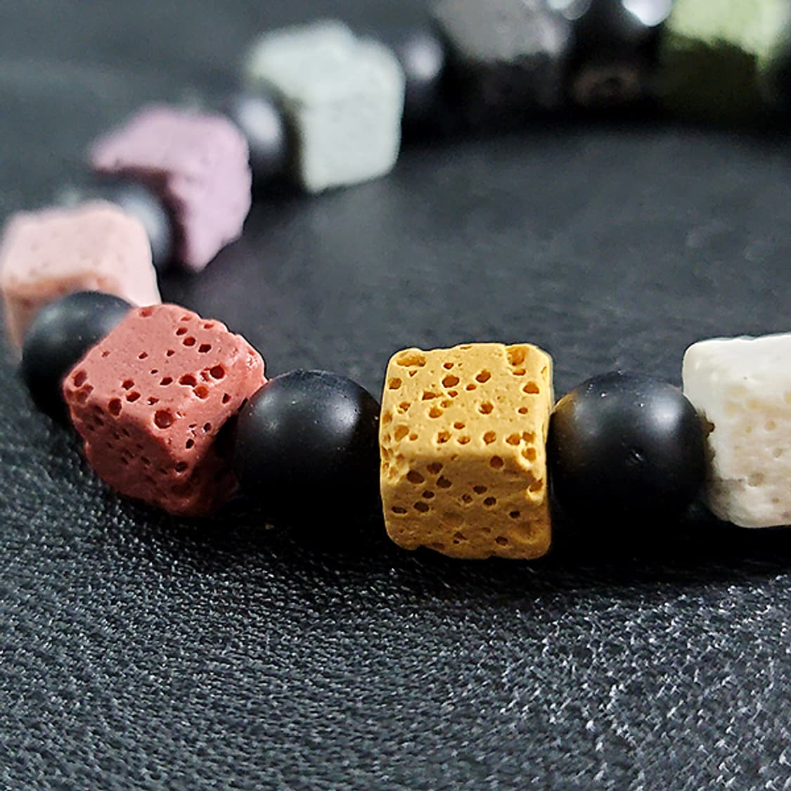 Astra8 바솔트 10mm 남자 빈티지 원석 팔찌 상품이미지4