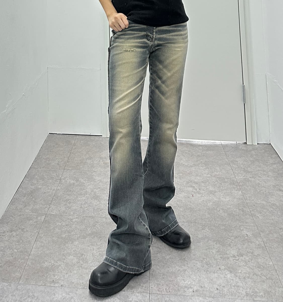 INTERFLOW side leather denim flare pants 상품이미지8