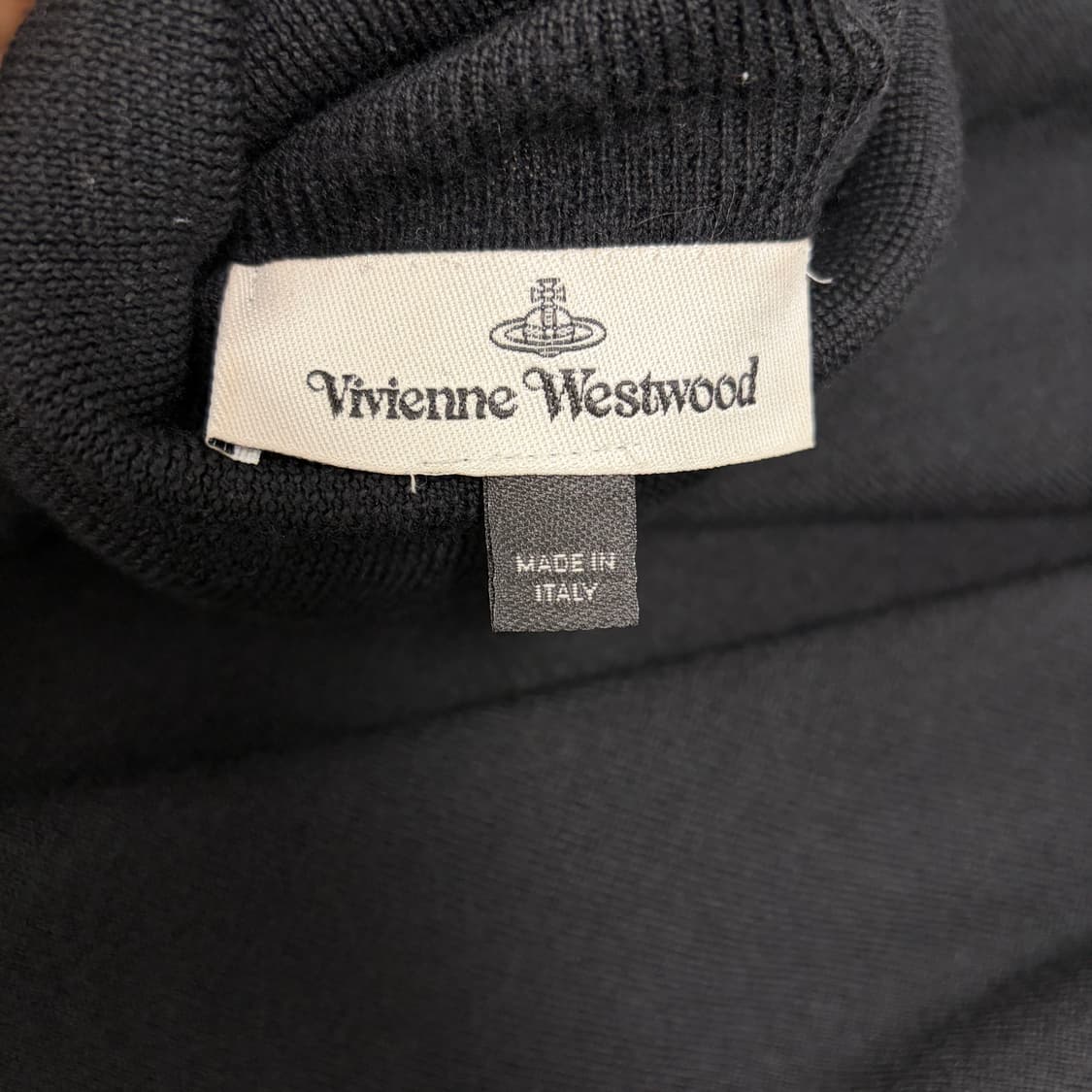 비비안웨스트우드 남성 클래식 하이넥 울 니트 상품이미지3