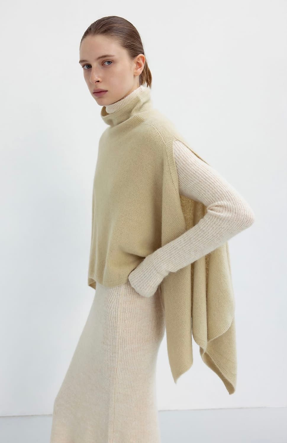 더 베리에 터틀넥 니트 망토 숄 m 상품이미지1