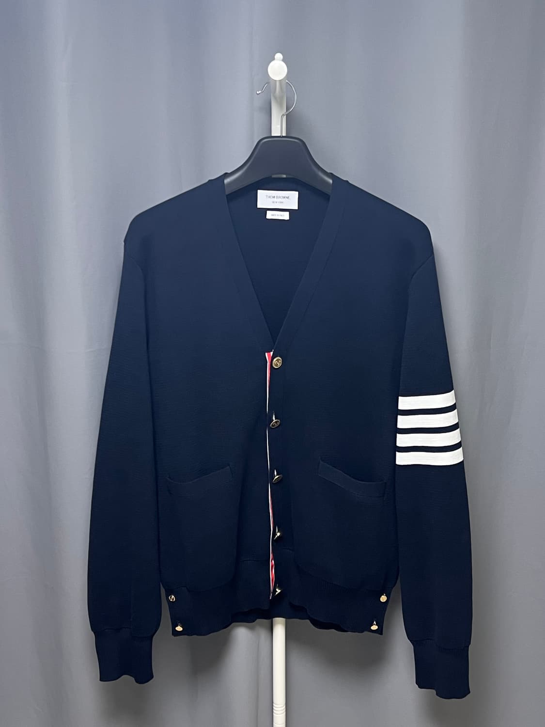 [정품] 4 톰브라운 밀라노스티치 금장 가디건 네이비 상품이미지1