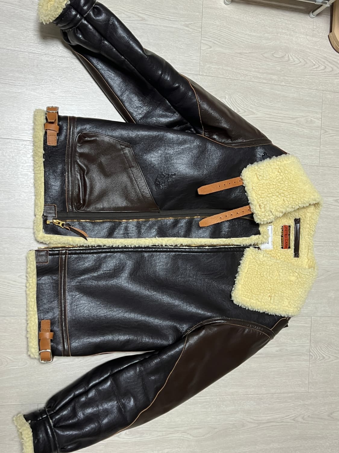 유나티드카 by 버즈릭슨 x 빔즈보이 B-3 무스탕 상품이미지1