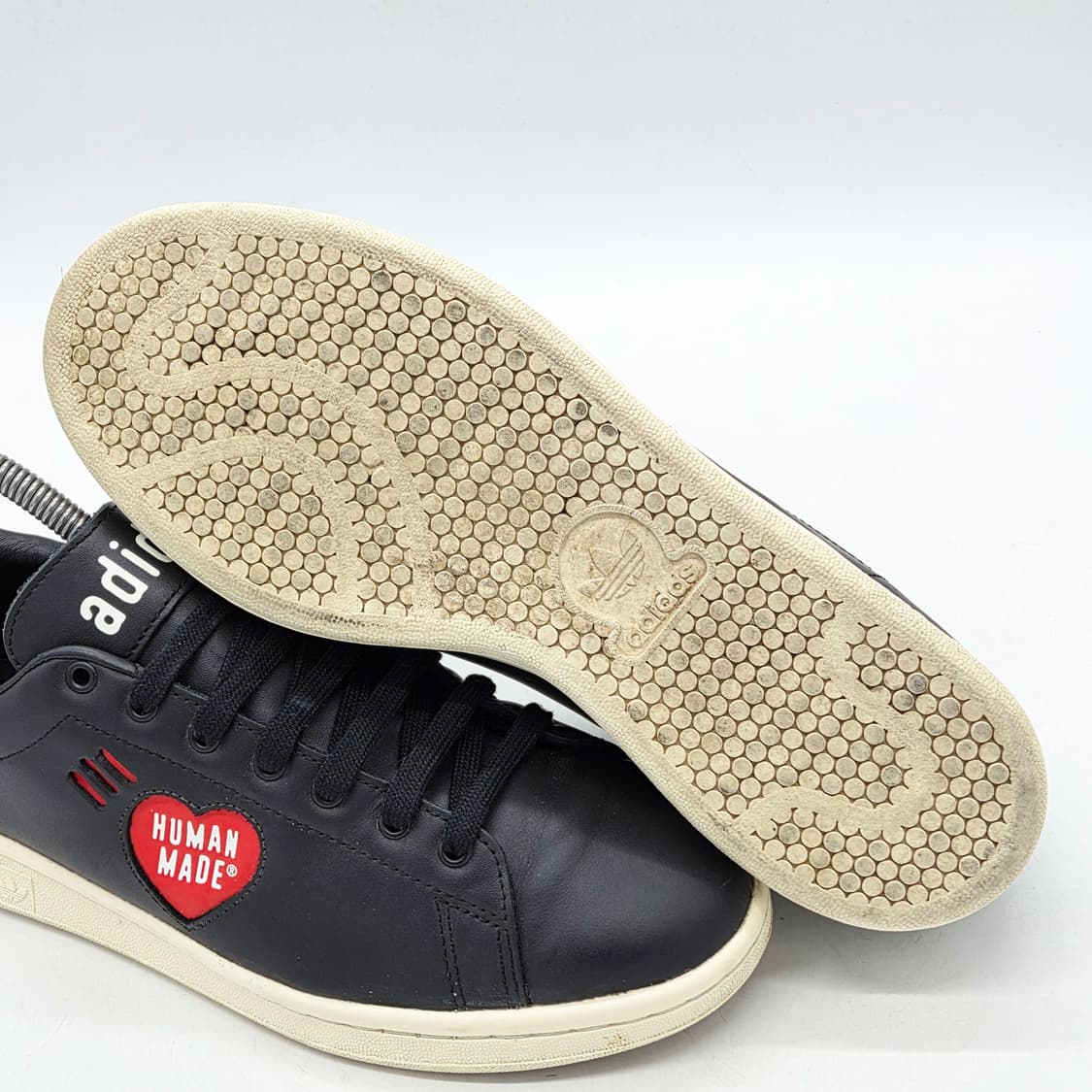 아디다스 x 휴먼 메이드 스탠 스미스 블랙 (255) 상품이미지3