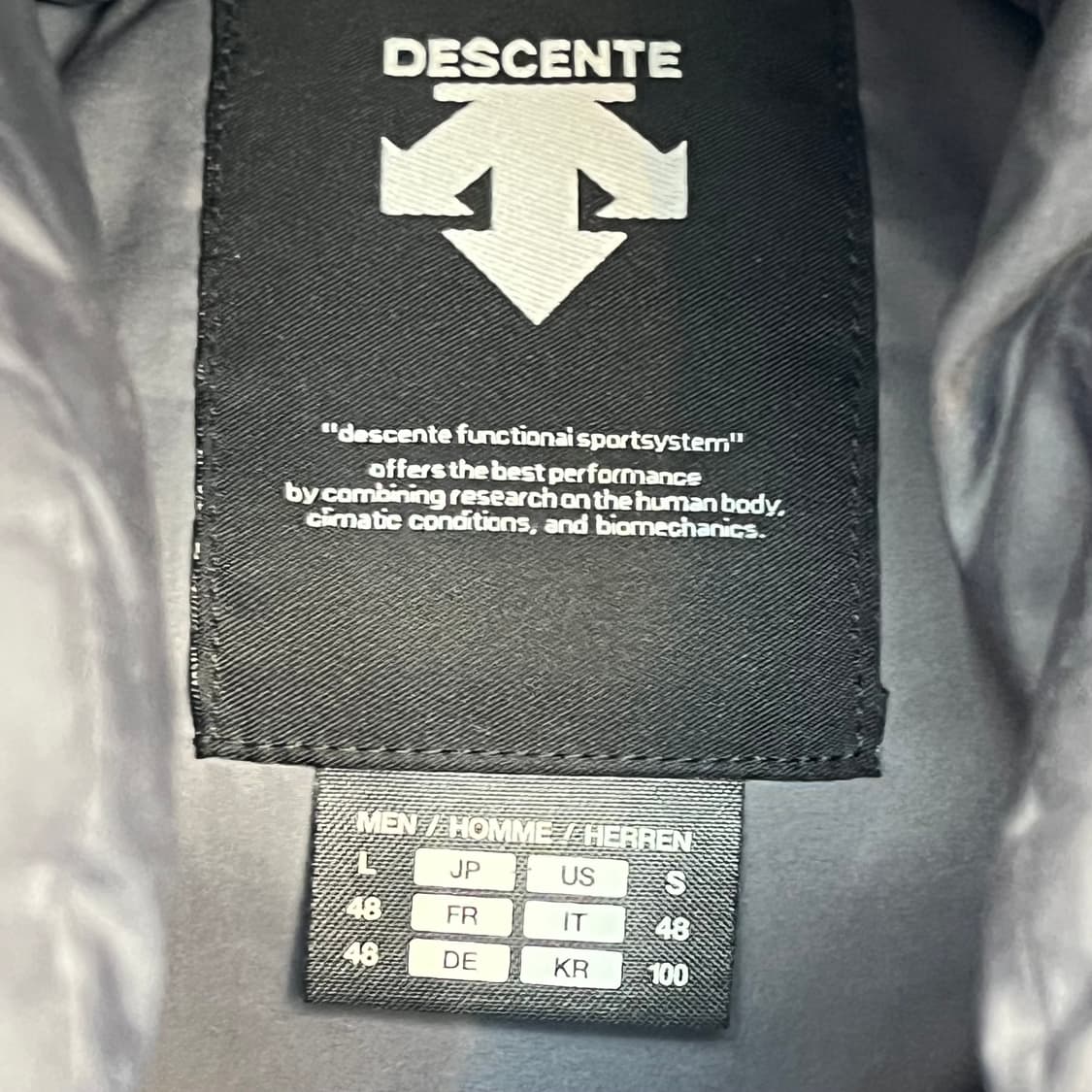 데상트 남성 대장급 구스다운 패딩 (100) 상품이미지3