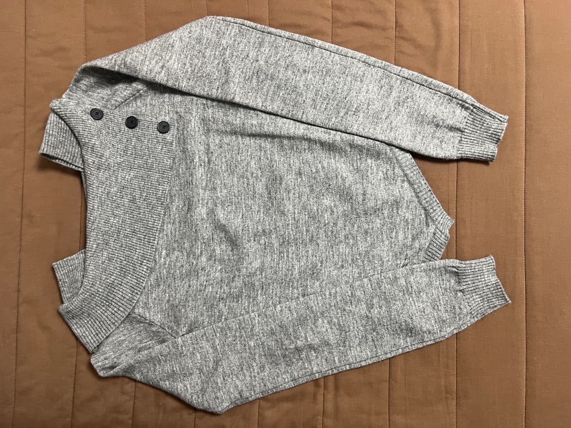 [그레이] 미세키서울 오블리크 라인 버튼 니트 상품이미지7