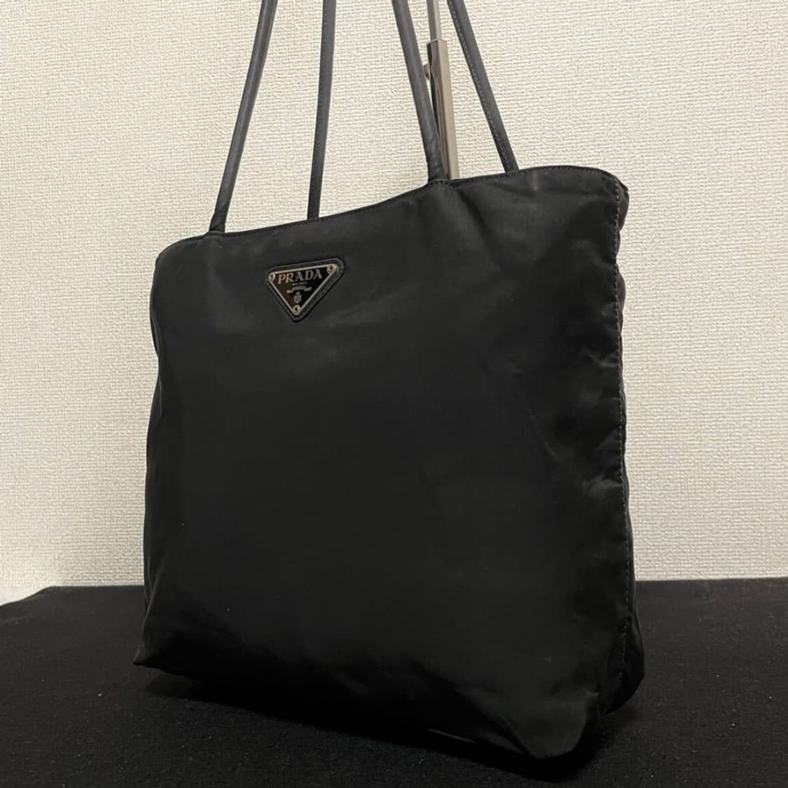 프라다 블랙 나일론 숄더백 상품이미지1