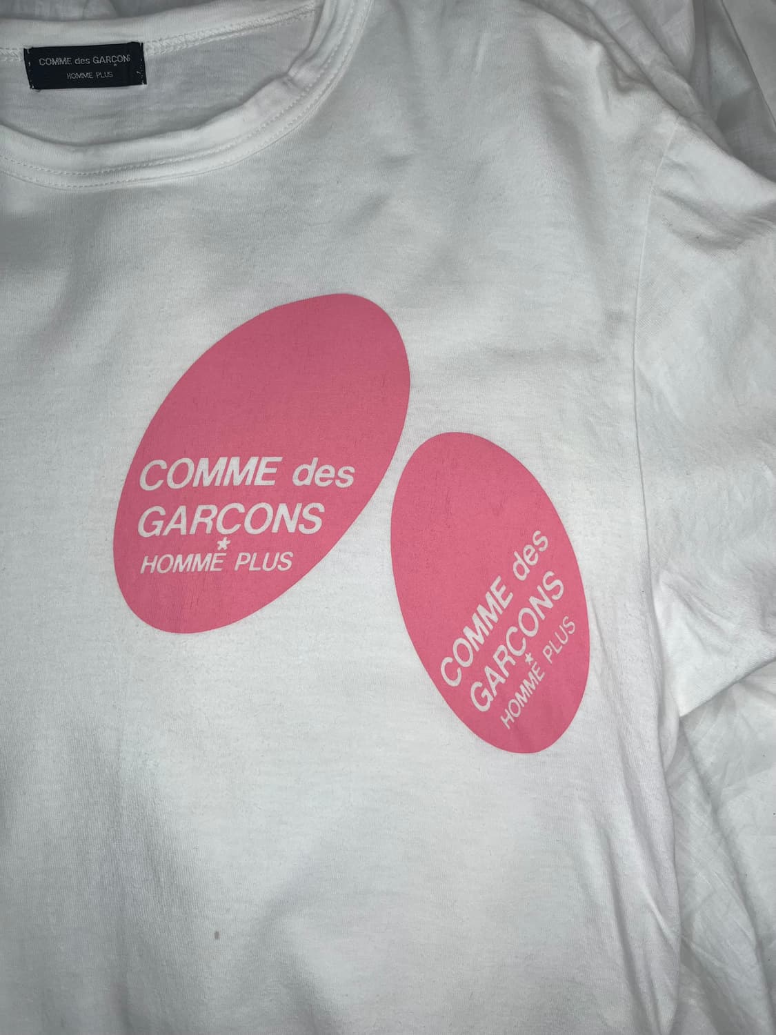 꼼데가르송 옴므 플러스 핑크 오벌 더블 로고 티셔츠 상품이미지1
