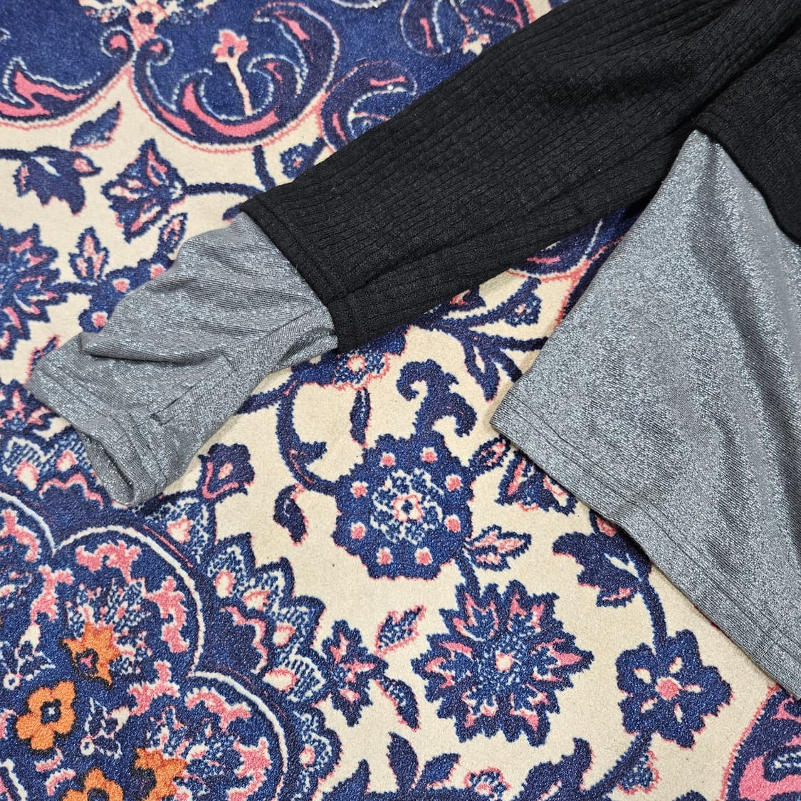 데비어퍼(DEBBY UPPER) 레이어드 펄 숄더 탑 Free 상품이미지4