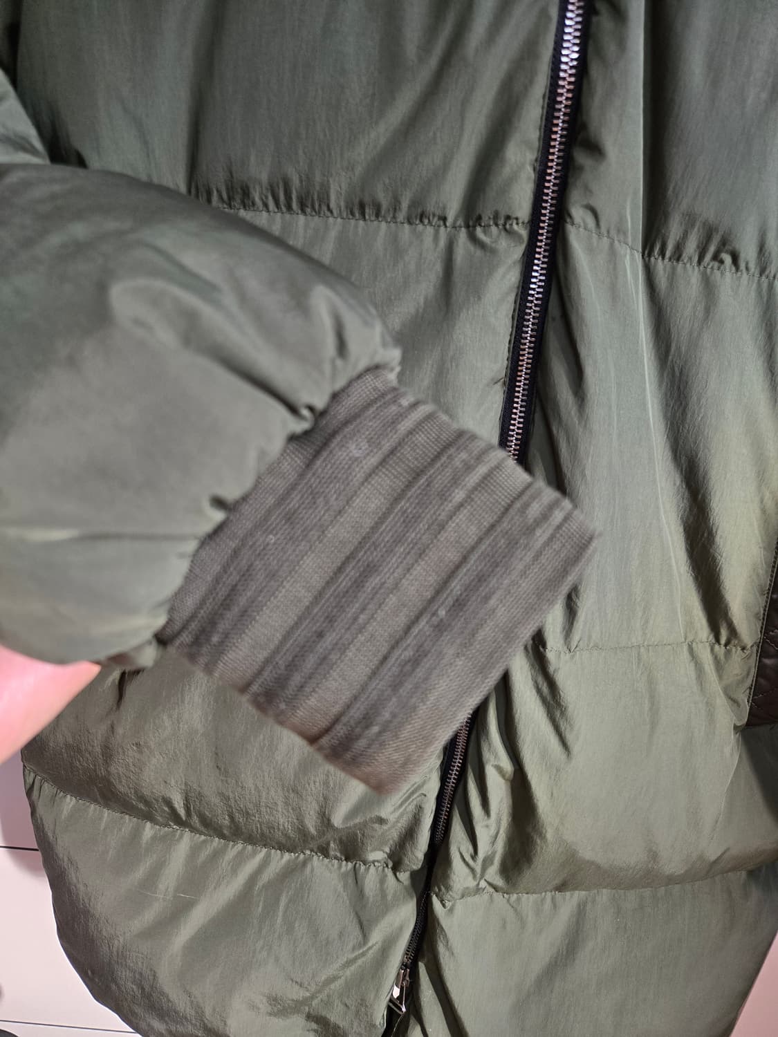 아디다스 남성 봄버 다운 롱패딩 상품이미지4