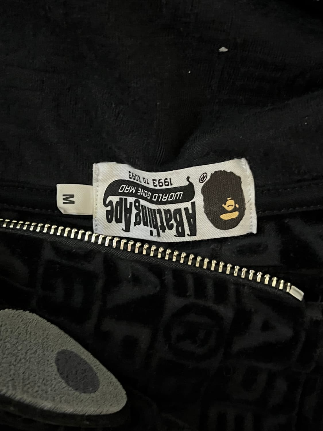 베이프 벨벳 샤크 패턴 후드집업 상품이미지2