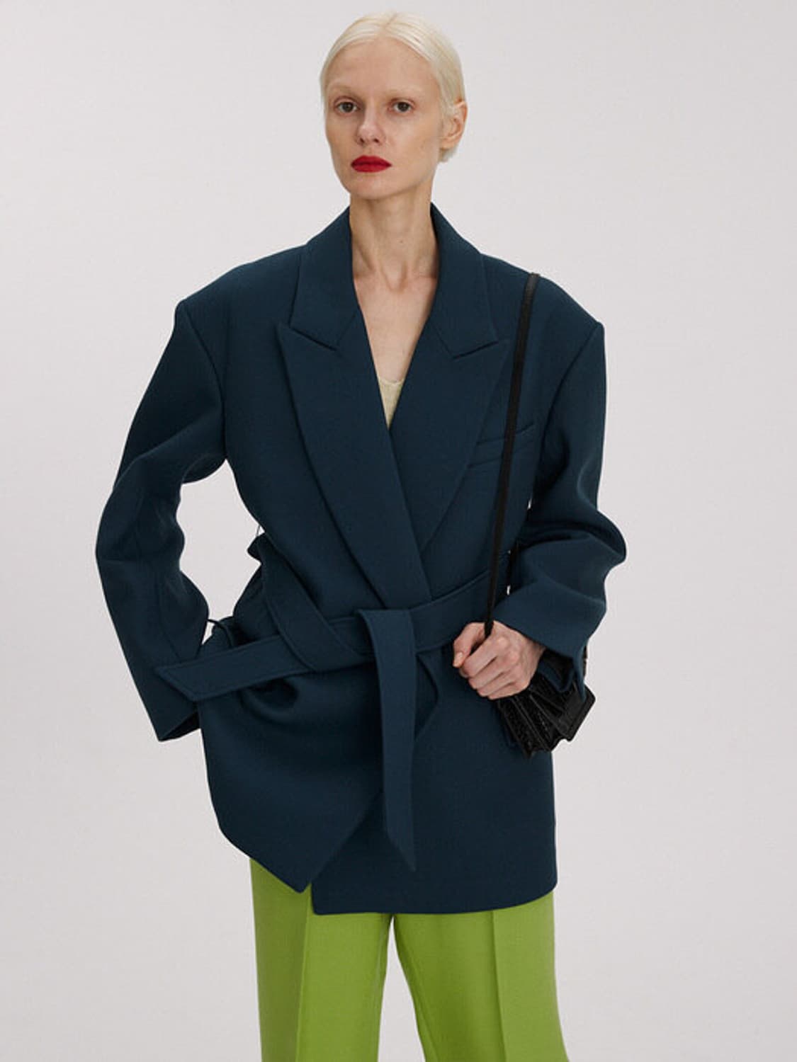 OVERSIZED HOURGLASS BELTED JACKET  상품이미지7