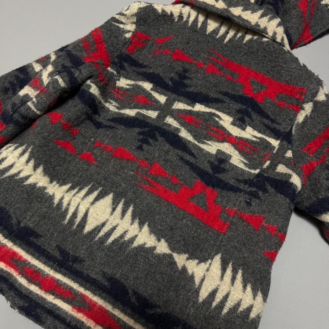 TITICACA 차콜컬러 나바호 풀 패턴 울 혼방 더블 하프 코트 자켓 상품이미지5