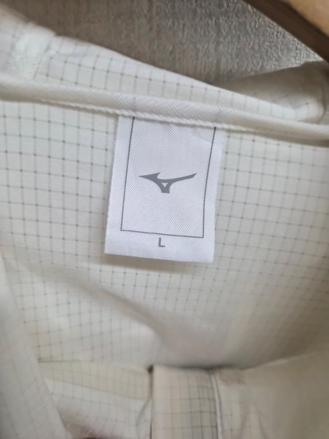 L) 미즈노 경량 러닝 바람막이 팝니다 상품이미지4