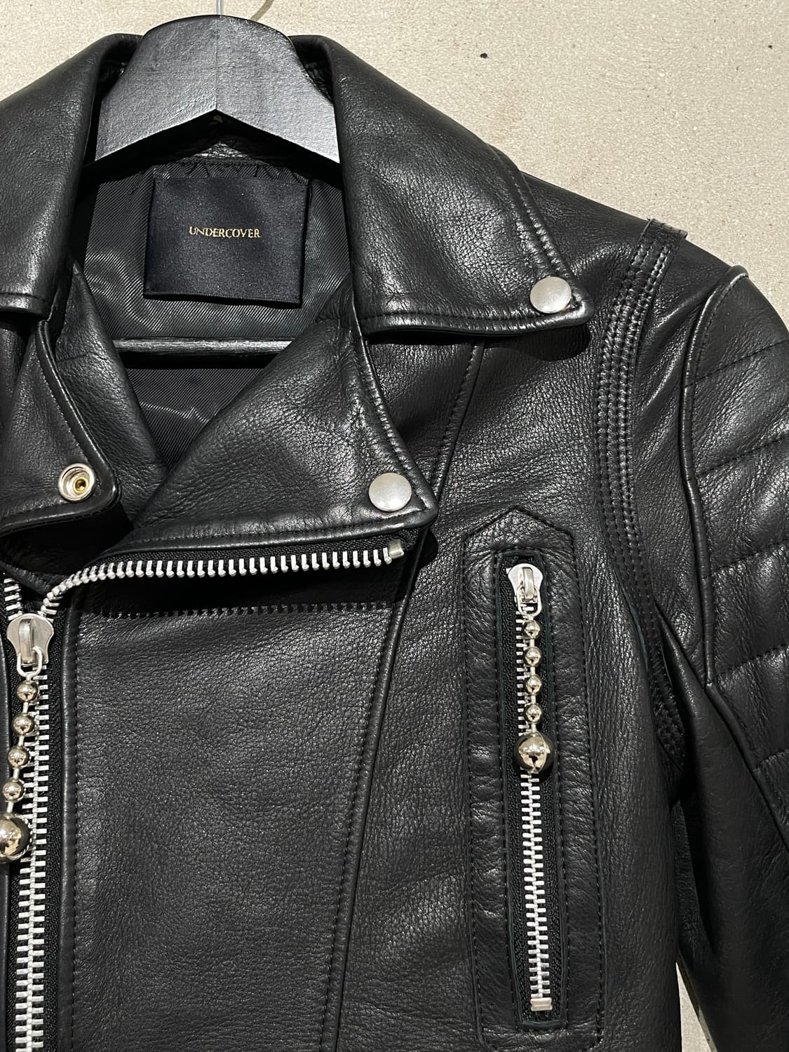 언더커버 블랙 카우하이드 레더 더블 라이더 자켓 상품이미지3