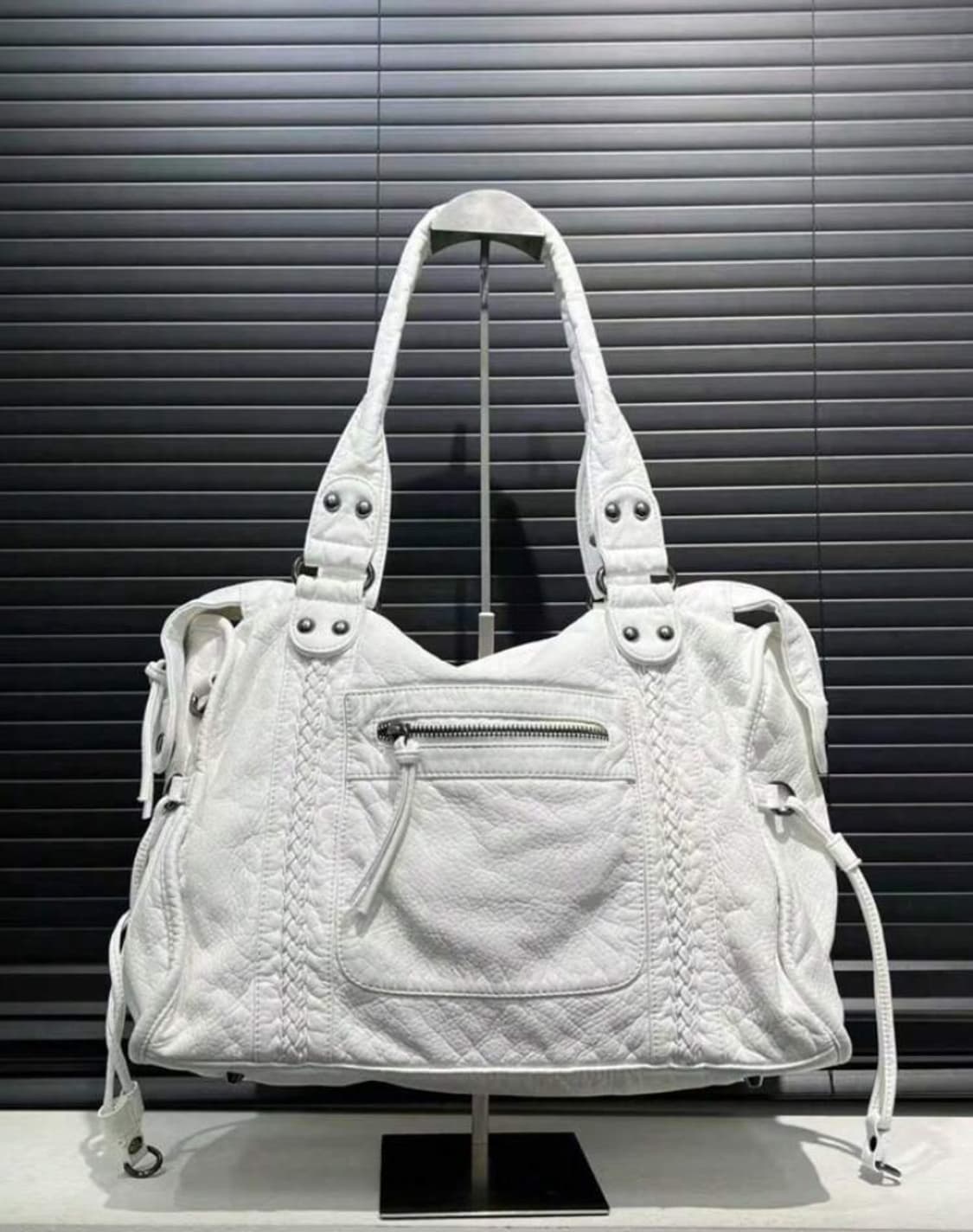 화이트 가죽 레더 숄더백 토트백 보부상 y2k 상품이미지1
