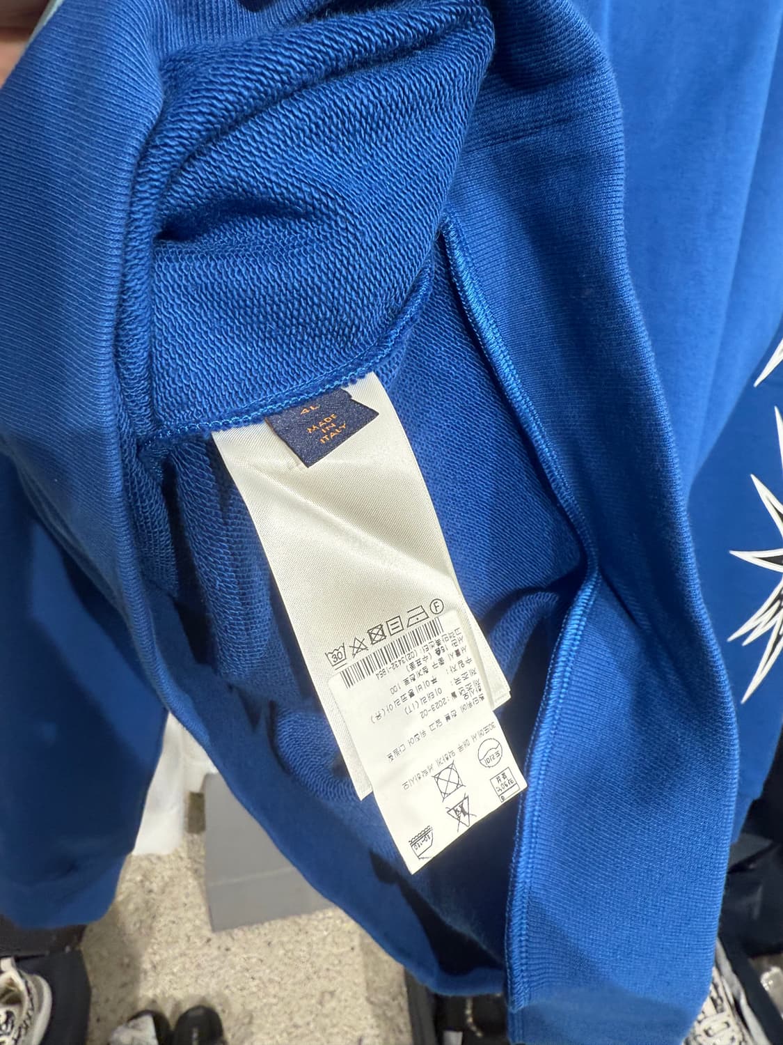 (110)루이비통 레이싱 그래비티 반집업 상품이미지4