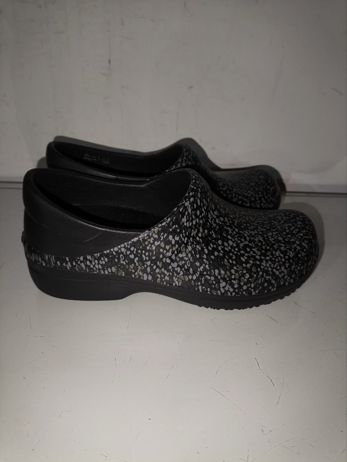 w5 220mm 크록스 네리아 프로2 클로그 워커 상품이미지2